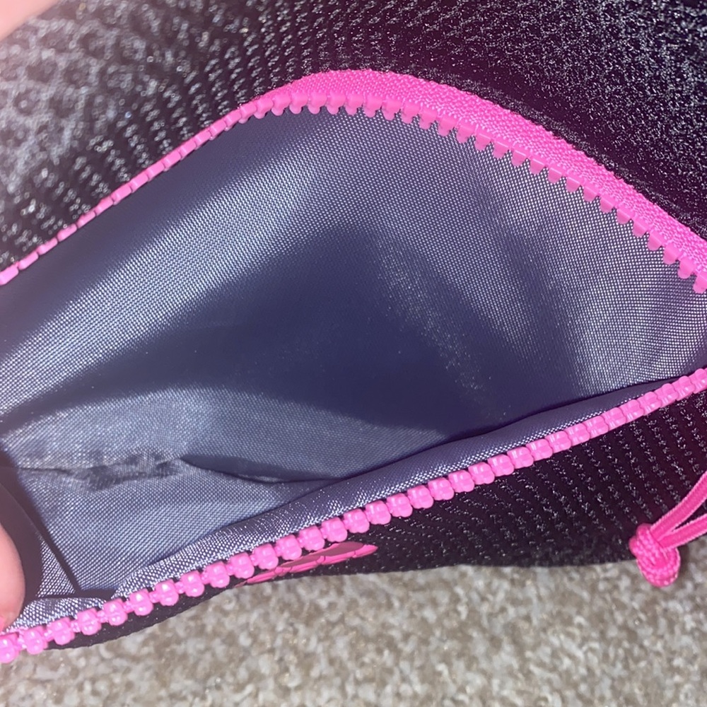 Adidas Women’s Adjustable Fanny Pack - Picture 2 of 4